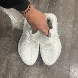 Women Yeezys ‘Cream’ SIZE 6.5W